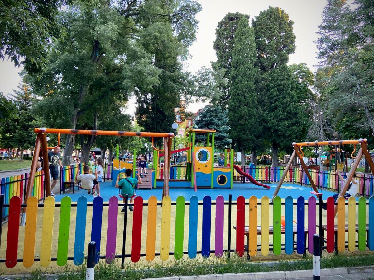 Art Apartments - Pomorie Esterno foto