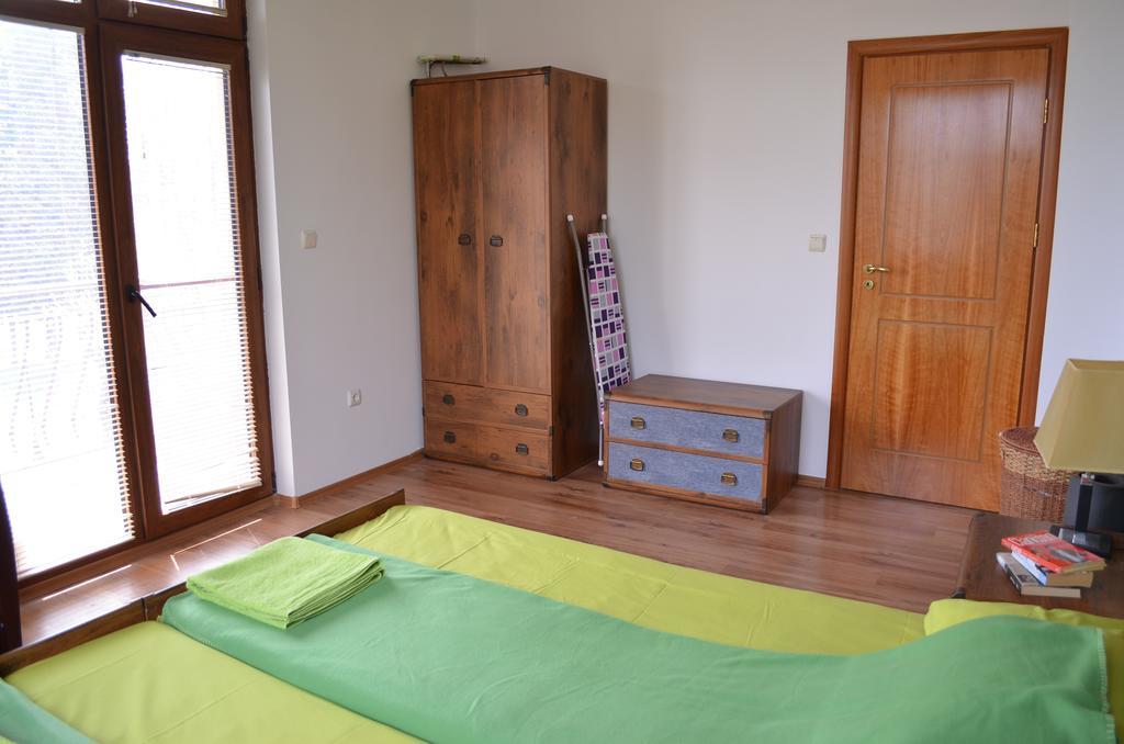Art Apartments - Pomorie Esterno foto
