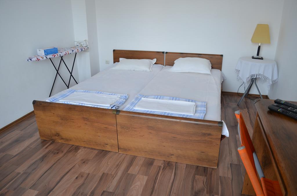 Art Apartments - Pomorie Esterno foto