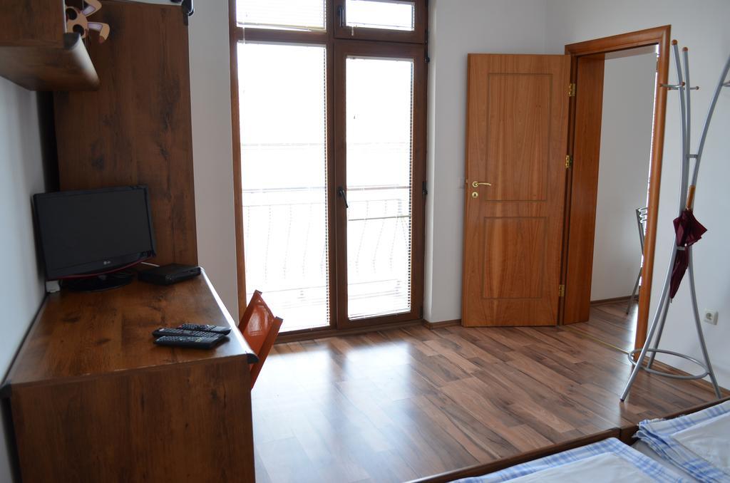 Art Apartments - Pomorie Esterno foto
